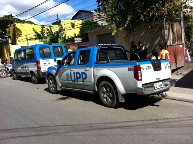 <p>Policiais da UPP e do Bope fazem buscas na região para encontrar responsáveis </p>