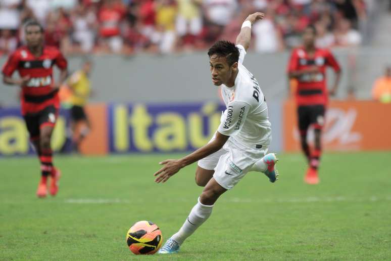 <p>Neymar faz sua última partida com a camisa do Santos; o jogador teve poucas chances se despediu sem gols</p>
