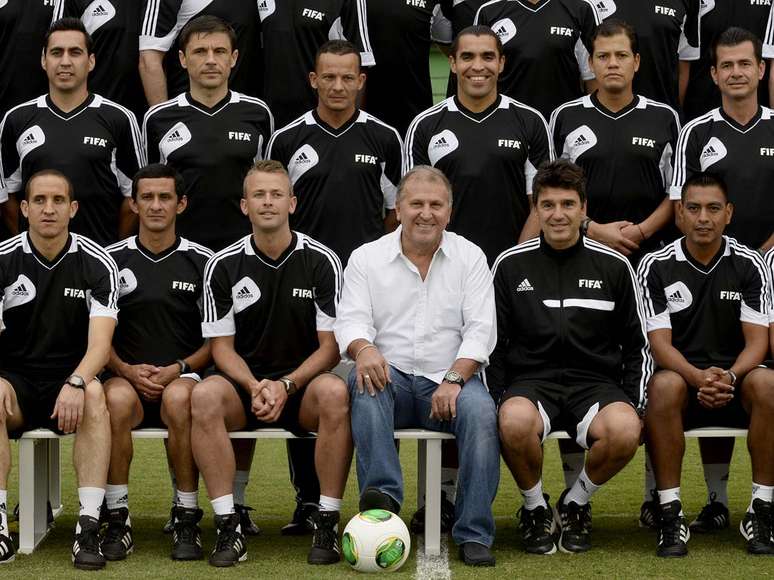 <p>O ex-craque Zico abriu as portas do Estádio Antunes, do CFZ, para o treinamento dos árbitros Fifa que pleiteiam a participação na Copa do Mundo de 2014</p>