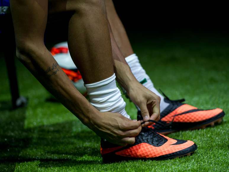 <p>Neymar calça chuteira da Nike</p>