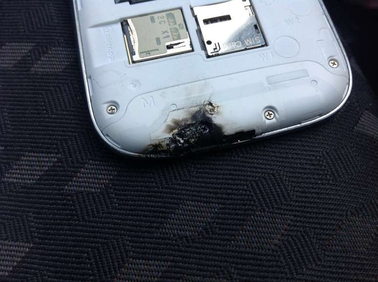 No ano passado, uma investigação após denúncia de explosão em um Galaxy S III apontou que aparelho foi colocado no micro-ondas