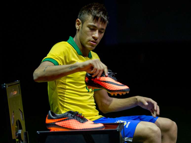 <p>Antes de se apresentar à Seleção Brasileira, Neymar participou do lançamento de sua nova chuteira no Rio de Janeiro</p>
