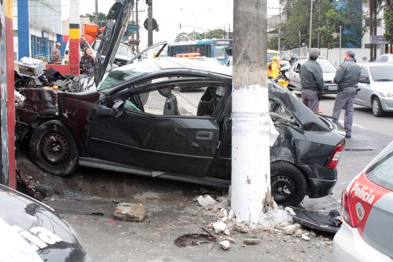 <p>Os suspeitos estavam em um carro roubado</p>