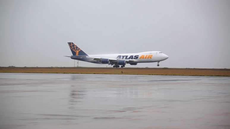 <p>Aeroporto de VIracopos, em Campinas, foi o primeiro a receber um Boeing 747-8</p>