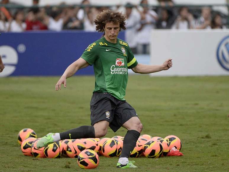 <p>Zagueiro brasileiro pode ser contratado para substituir Puyol</p>