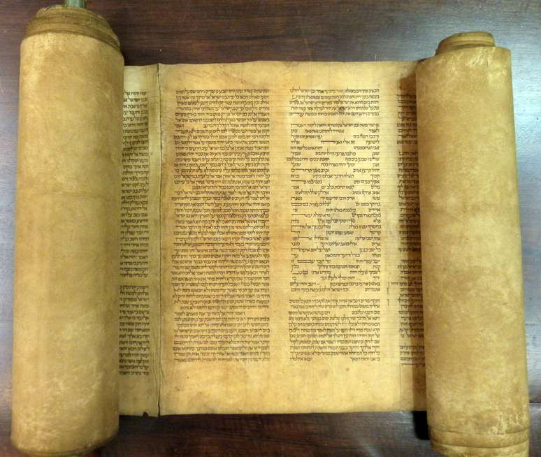 Pergaminho de pele de cordeiro pode ser o exemplar mais antigo da Torá conhecido
