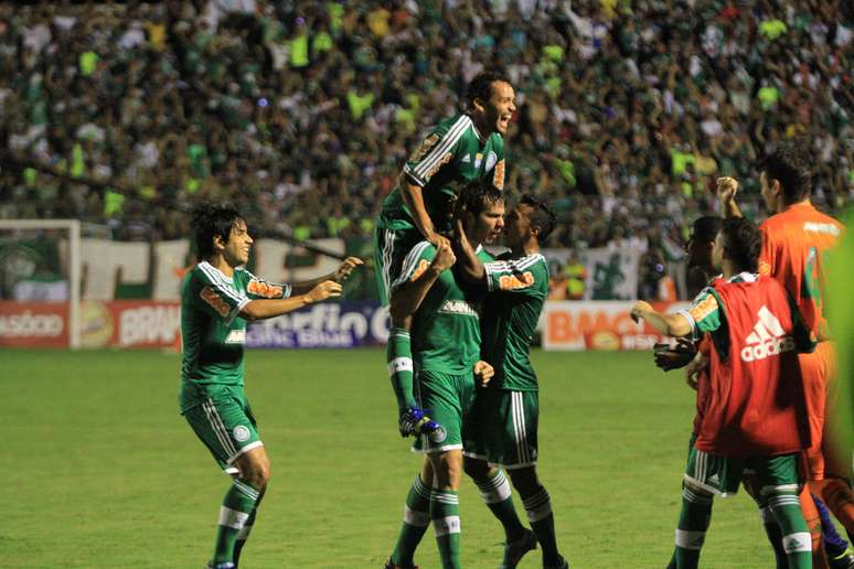 <p>Com três assistências de Leandro, o Palmeiras venceu o ASA por 3 a 0 fora de casa na noite de terça-feira, pela Série B do Campeonato Brasileiro</p>