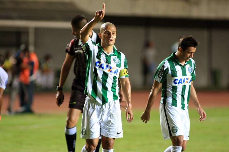 <p>Coritiba e Bahia fizeram jogo morno no Pituaçu</p>