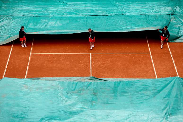 <p>Chuva causou transtornos em Roland Garros nesta quinta</p>