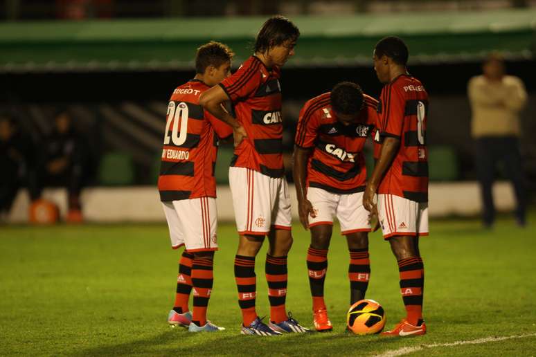 Renato Abreu perdeu pênalti e prejudicou o Flamengo