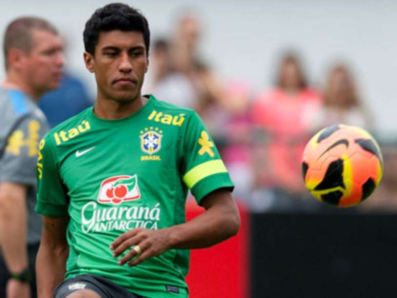 <p>Paulinho (foto) e Bernard est&atilde;o com a Sele&ccedil;&atilde;o para a disputa da Copa das Confedera&ccedil;&otilde;es</p>