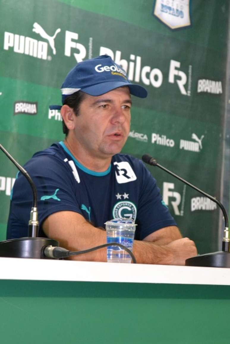 Enderson repetirá a escalação contra o Coritiba