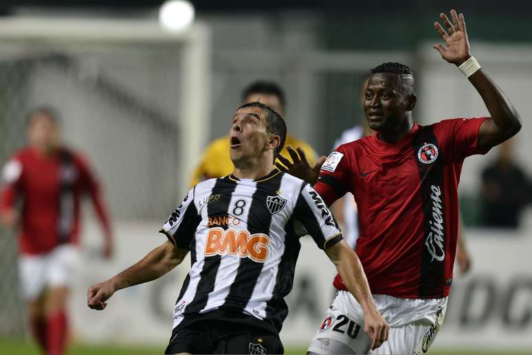 <p>Leandro Donizete deve mesmo ficar fora da primeira decisão da Libertadores</p>