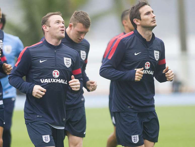 Rooney e Lampard correram juntos em treino