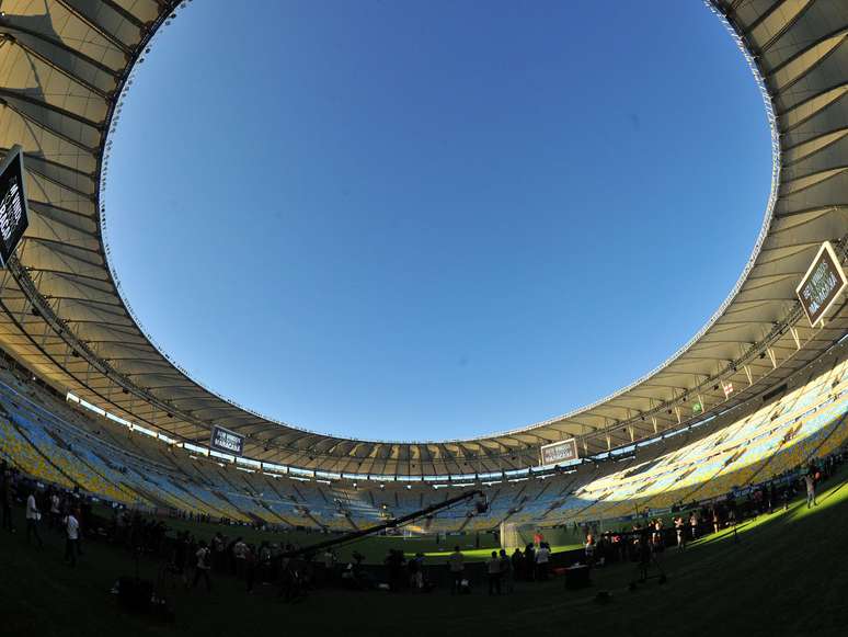 <p>Maracanã receberá grades, e torcedores terão de se comportar de forma diferente</p>