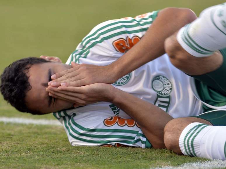 <p>Mandante, o Palmeiras sofreu neste sábado sua primeira derrota na Série B do Campeonato Brasileiro ao cair em Itu por 1 a 0 diante do América-MG</p>
