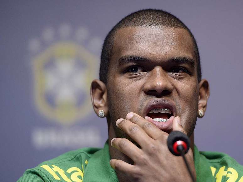 <p>Fernando est&aacute; com a Sele&ccedil;&atilde;o Brasileira na Copa das Confedera&ccedil;&otilde;es</p>