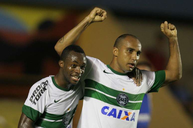 <p>Coritiba saiu na frente no placar com gol de Deivid</p>