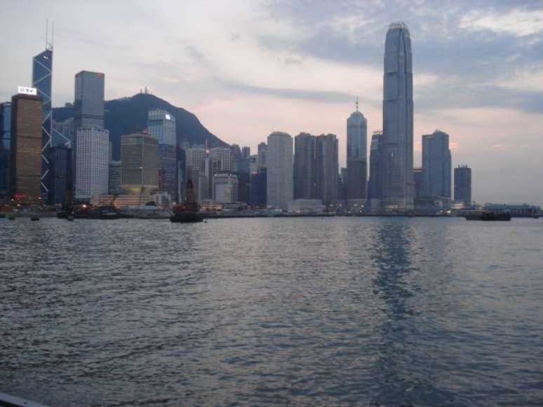 Mais importante centro financeiro mundial, Hong Kong enfrenta a dificuldade de lutar para diminuir a diferença de renda entre os mais pobres e os mais ricos, a maior das nações desenvolvidas