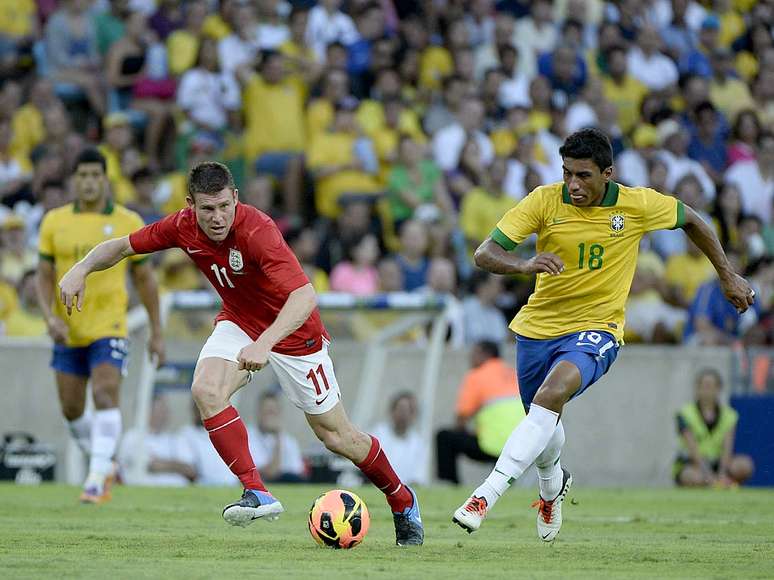 <p>Paulinho pode deixar Corinthians em breve</p>