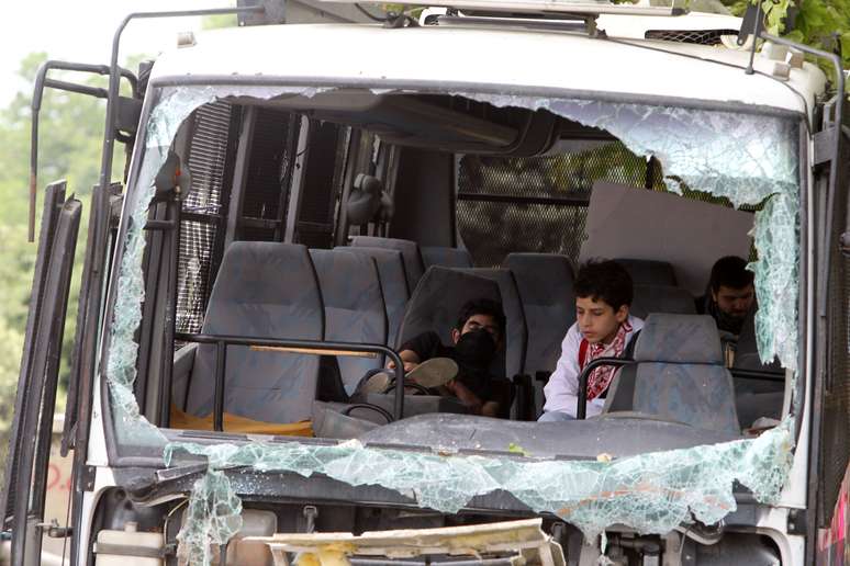 <p>&nbsp;Istambul amanhece com cen&aacute;rio de guerra ap&oacute;s violentos confrontos entre manifestantes e a pol&iacute;cia</p>