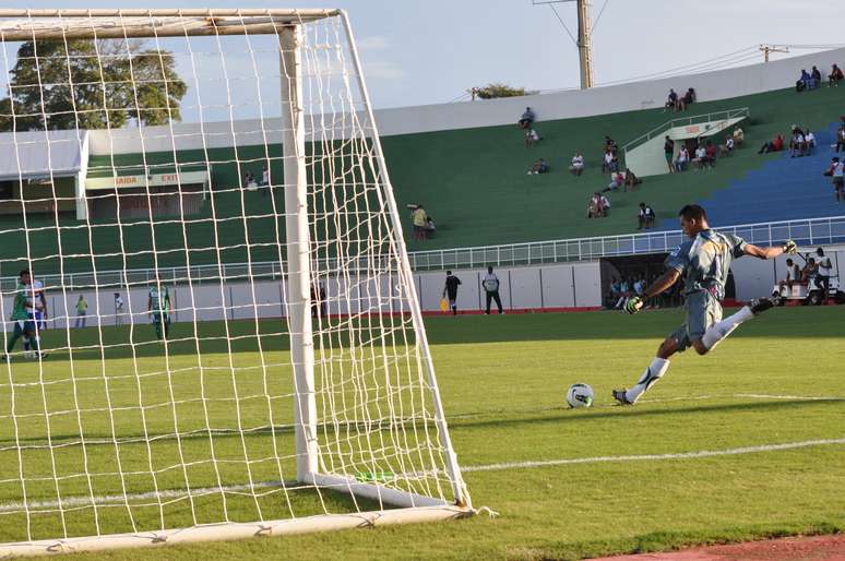 <p>82% dos jogadores de futebol do Brasil ganham at&eacute; dois sal&aacute;rios m&iacute;nimos</p>