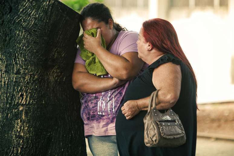 Segundo a Polícia Militar, a vítima se enforcou no varal enquanto sua mãe tomava banho