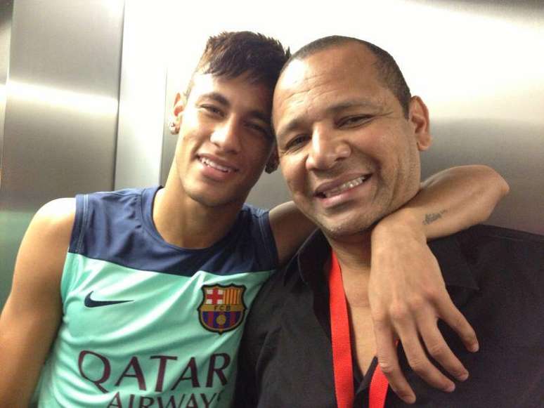 Pai de Neymar defende filho de acusação de sonegação de impostos