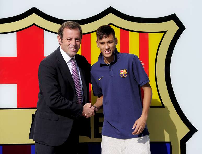 <p>Barcelona teria pago no total 95 milhões de euros por Neymar</p>
