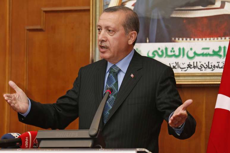 <p>O premiê Recep Tayyip Erdogan receberá membros dos grupos que organizam as manifestações contra ele, anunciou o governo </p>