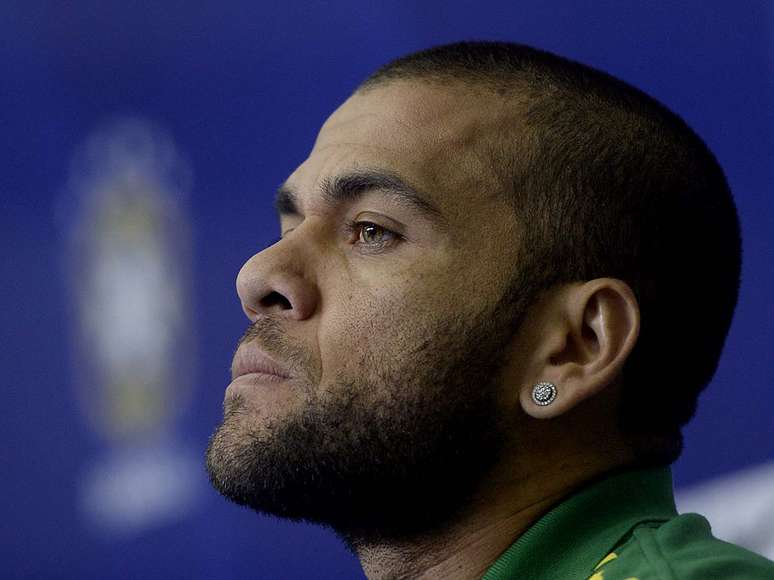 <p>Daniel Alves citou inscrição da bandeira brasileira, "Ordem e Progresso", para definir o momento da Seleção</p>