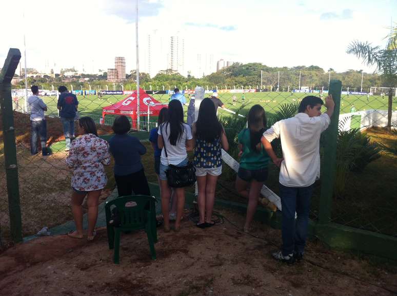 Ningu&eacute;m soube explicar quem autorizou os jovens a ficarem no treino
