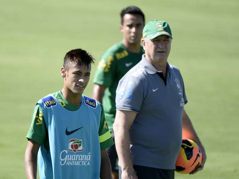 <p>Treinador tamb&eacute;m mostrou bom-humor nos treinamentos ao longo da semana, em Goi&acirc;nia e em Porto Alegre</p>