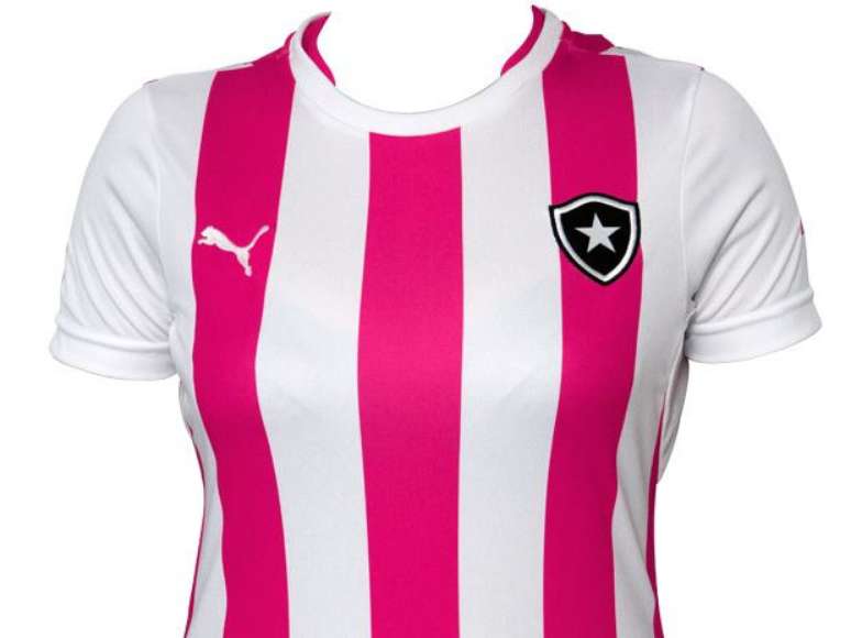 Camisa voltada para o p&uacute;blico feminino j&aacute; est&aacute; &agrave; venda por R$ 189,90 