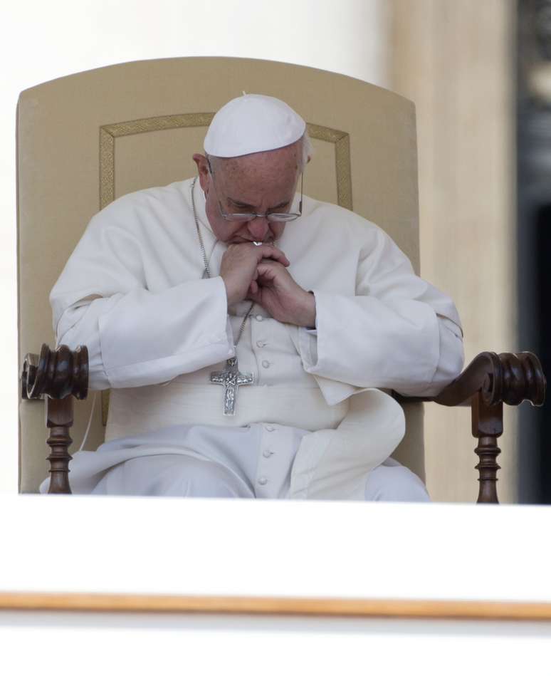 <p>Francisco durante a audiência na Praça São Pedro</p>