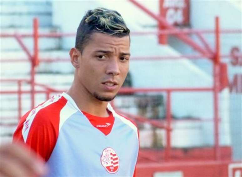 Visual e futebol arisco renderam à Hugo o apelido de "Neymar carioca"