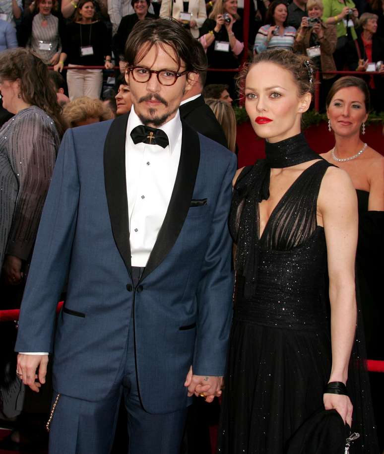 <p>Depp e Vanessa Paradis ficaram juntos por quase 15 anos e tiveram dois filhos</p>