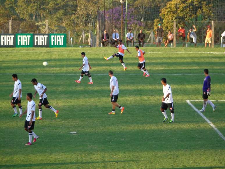 Seleção do Taiti treina no campo do América-MG em Belo Horizonte