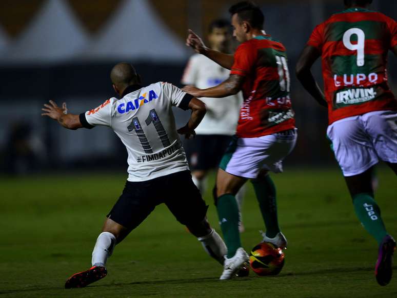 <p>Segundo Emerson, pausa para Copa das Confedera&ccedil;&otilde;es vai ajudar o Corinthians</p>