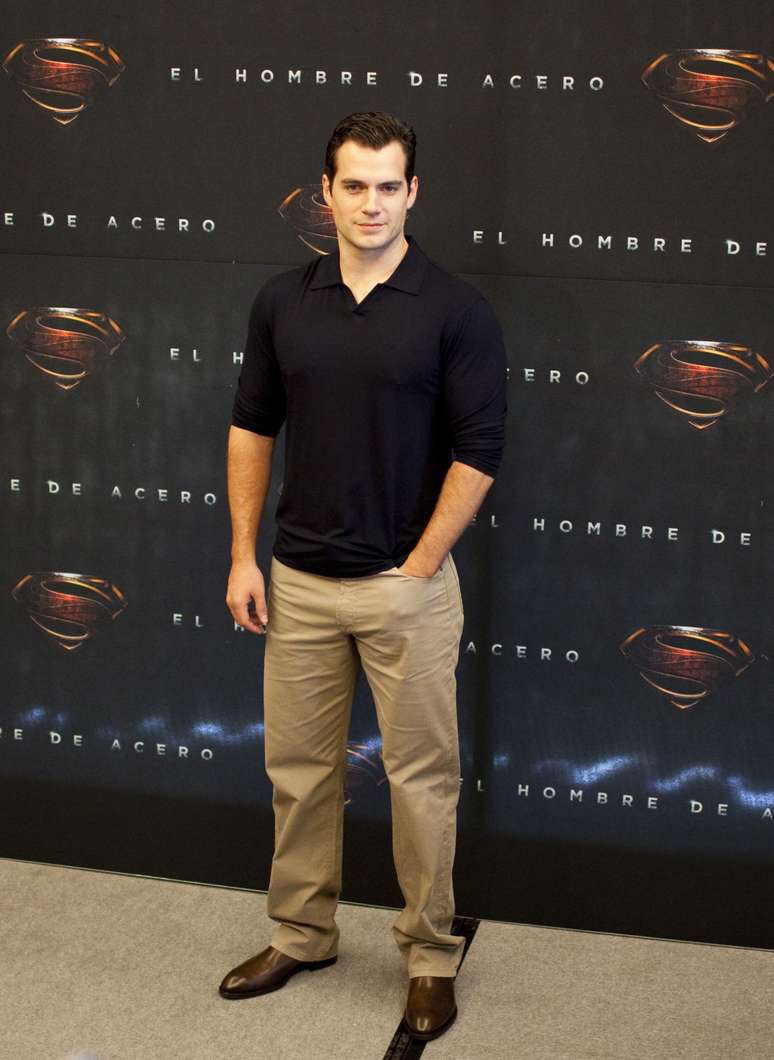 <p>Henry Cavill vive Clark Kent em 'O Homem de Aço'</p>