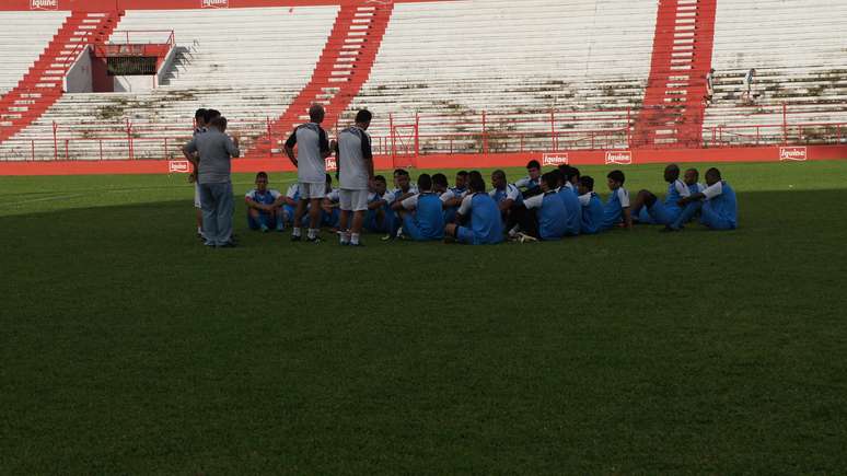 O Santa Cruz &eacute; sempre o time a ser batido na S&eacute;rie C, afirmou Sandro Barbosa