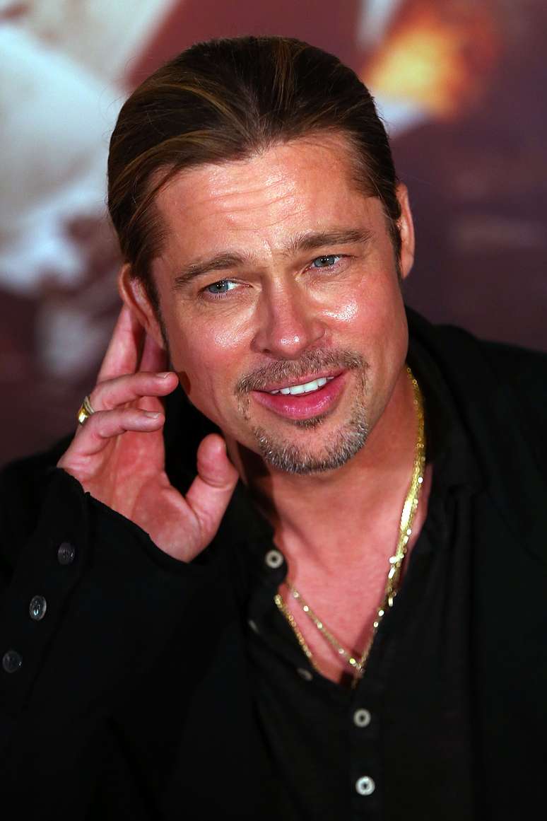 <p>Dublê teve que aprender a se vestir e locomover como Brad Pitt</p>