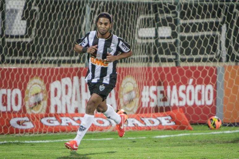 <p>Ronaldinho duvidou que cenas vistas contra o Chile se repetirão</p>