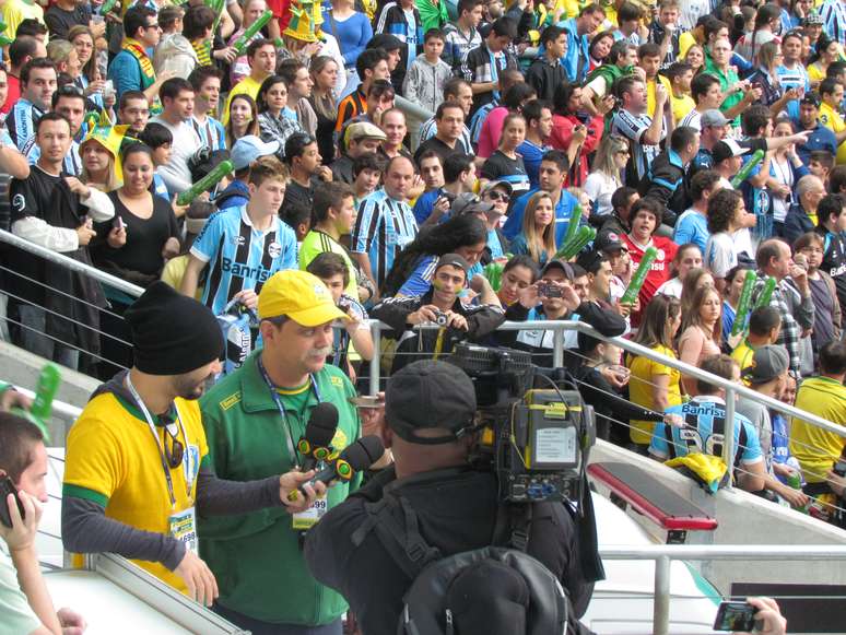 Integrantes do Pânico na Band foram ironizados pela torcida presente na Arena do Grêmio