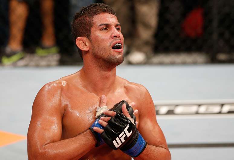 Léo Santos se emociona com a vitória na final do TUF Brasil 2