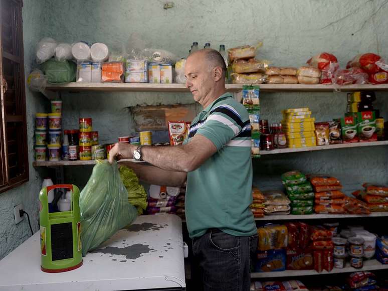 <p>Comerciante recebeu o apelido pela semelhança com ex-camisa 10; aproveitou e batizou mercado</p>