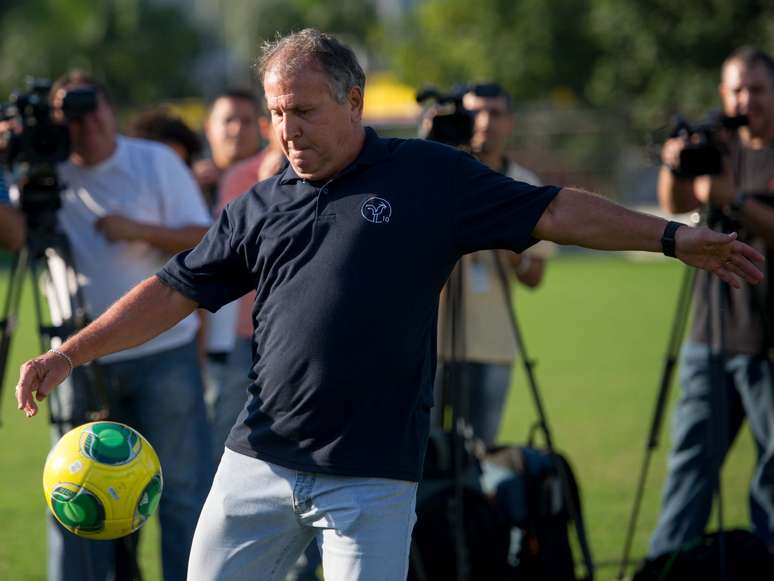 <p>Zico, atualmente com 60 anos, está afastado do cargo de treinador desde novembro de 2012, quando deixou o comando da seleção iraquiana</p>