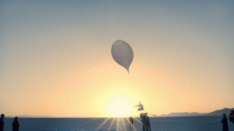 Nehme teve que se aproximar das coordenadas de latitude, longitude e de maior altitude atingida por um balão solto no deserto de Nevada