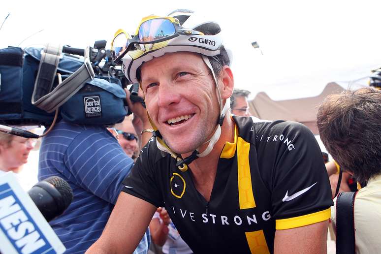 O ex-atleta Lance Armstrong confessou o uso sistemático de doping e teve suas sete vitórias na Volta da França anuladas