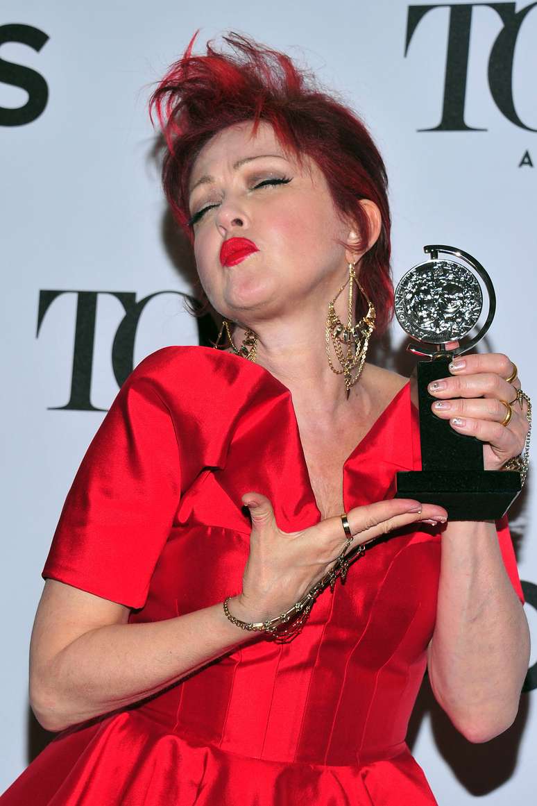 Ressurreição artística da cantora pop dos anos 80 Cyndi Lauper, que recebeu seu prêmio de melhor composição pelo tema de Kinky Boots